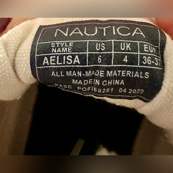 Nautica Women's Classic White Sneakers - Picture 6 of 7